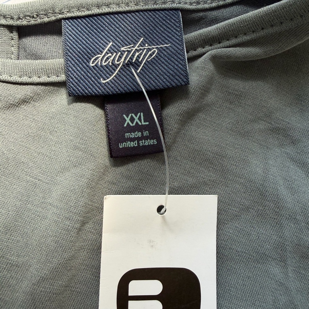 Daytrip Slate Gray Short Sleeve Tee - Picture 3 of 3